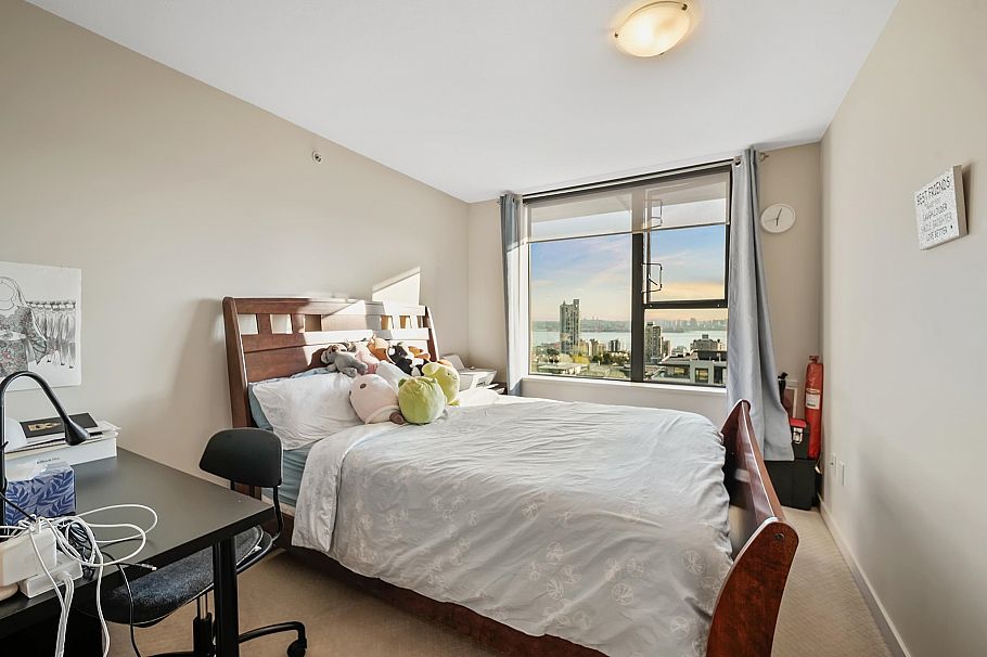 805 683 W Victoria Park North Vancouver, BC - 29