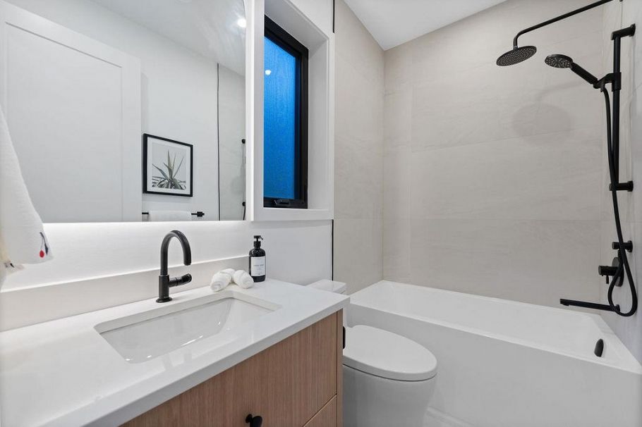 1 2846 W 12 Avenue Vancouver, BC - 22