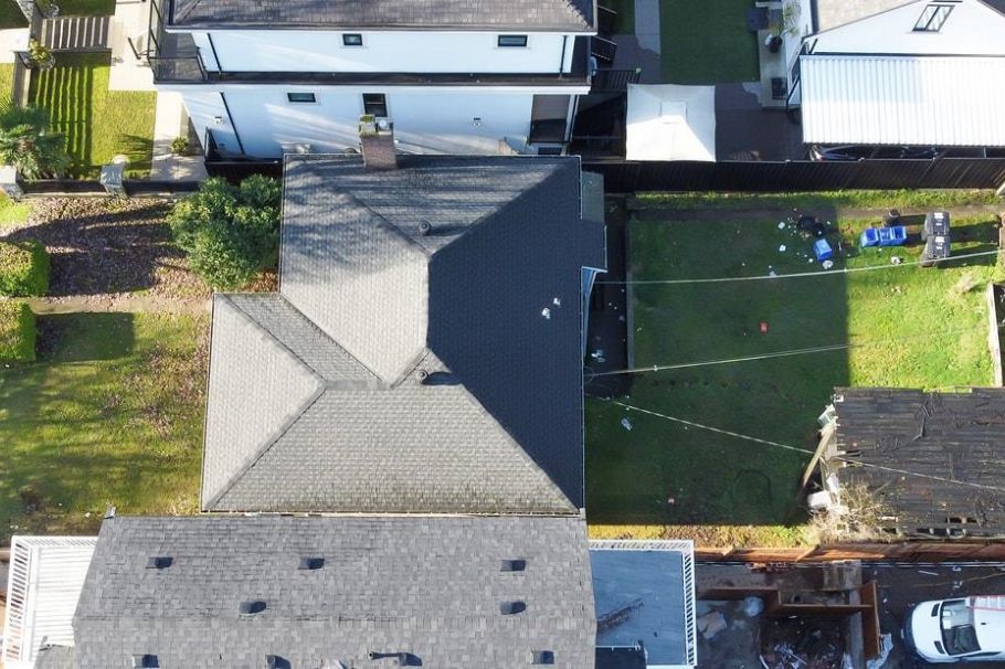 1563 E 58th Avenue Vancouver, BC - 3