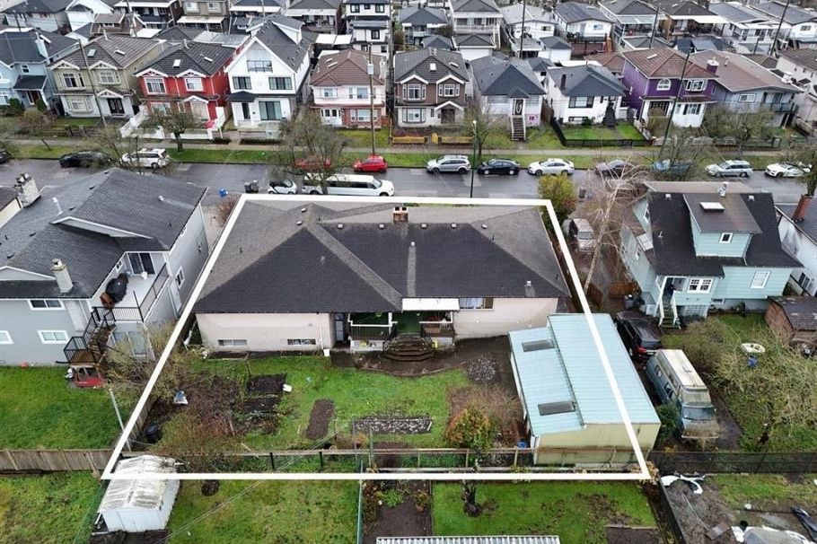 753 E 55th Avenue Vancouver, BC - 15