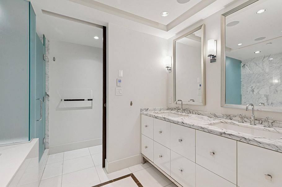 2702 667 Howe Street Vancouver, BC - 24