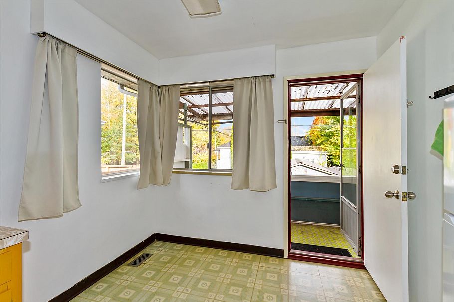 1615 Adanac Street Vancouver, BC - 9