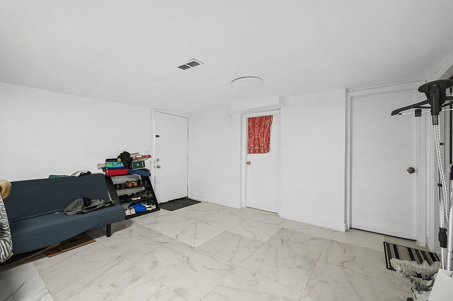 2316 Nanaimo Street Vancouver, BC - 14