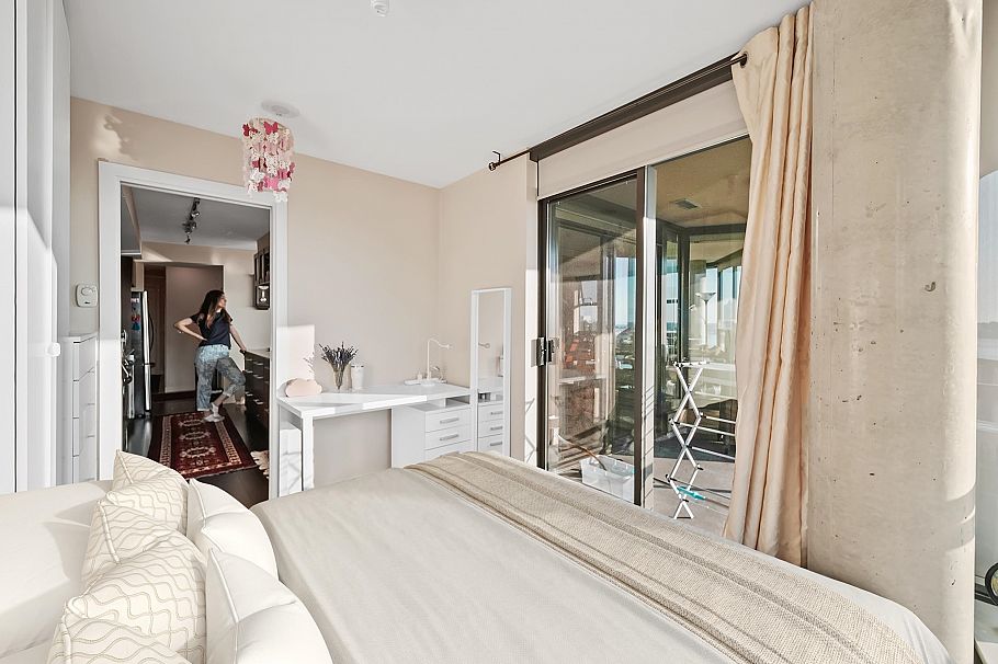 805 683 W Victoria Park North Vancouver, BC - 22