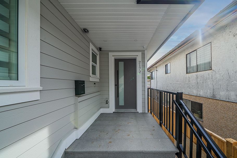 2172 E 46th Avenue Vancouver, BC - 19