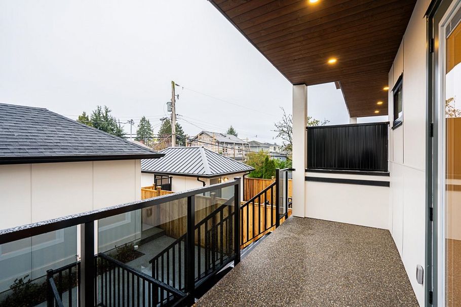 2329 E 49th Avenue Vancouver, BC - 28