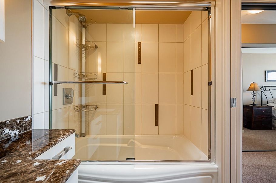 PH3 683 W Victoria Park North Vancouver, BC - 28