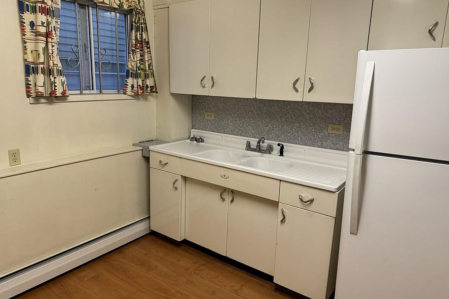 3616 Oxford Street Vancouver, BC - 17