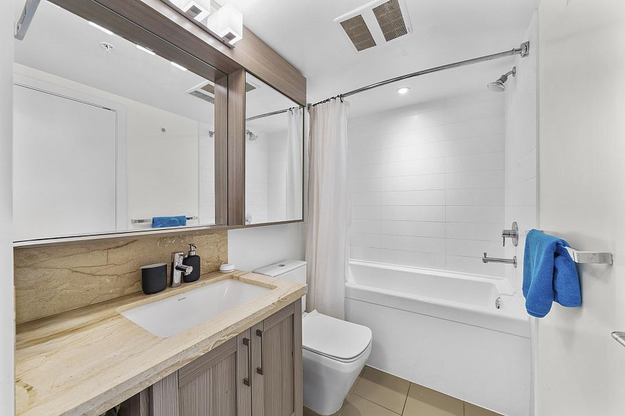 910 5470 Ormidale Street Vancouver, BC - 17