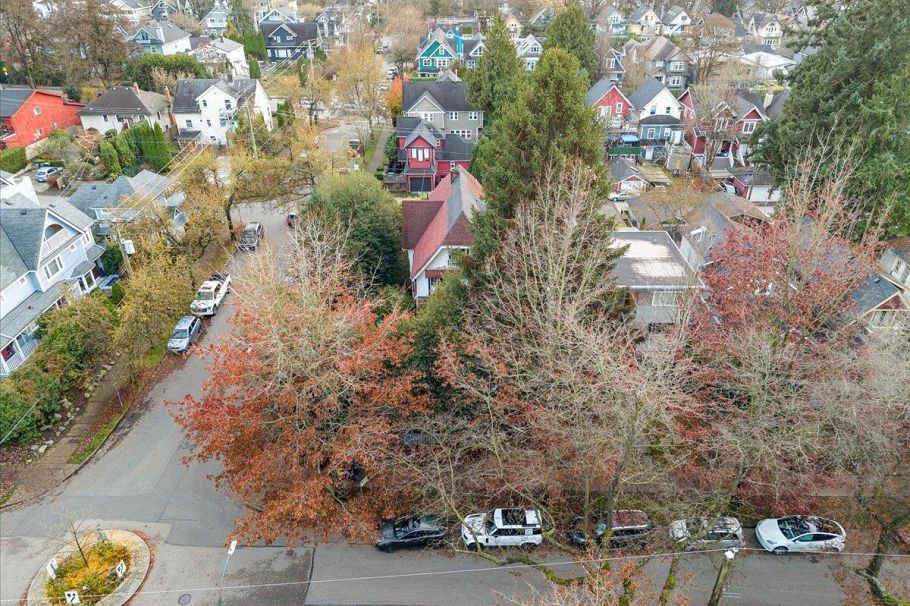 104 W 11th Avenue Vancouver, BC - 8