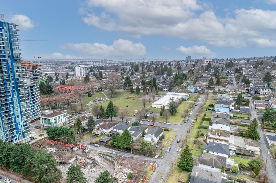 2406 8031 Nunavut Lane Vancouver, BC - 14