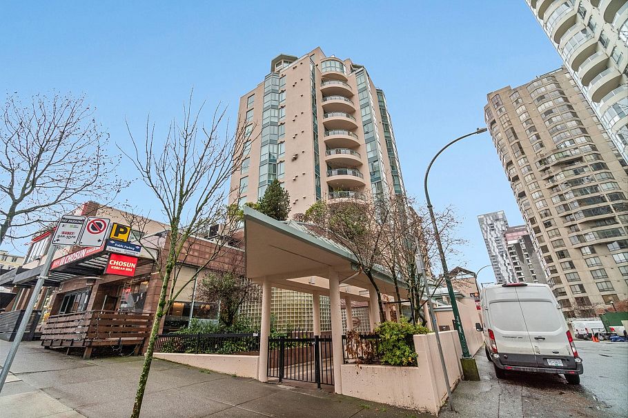 501 789 Jervis Street Vancouver, BC - 1
