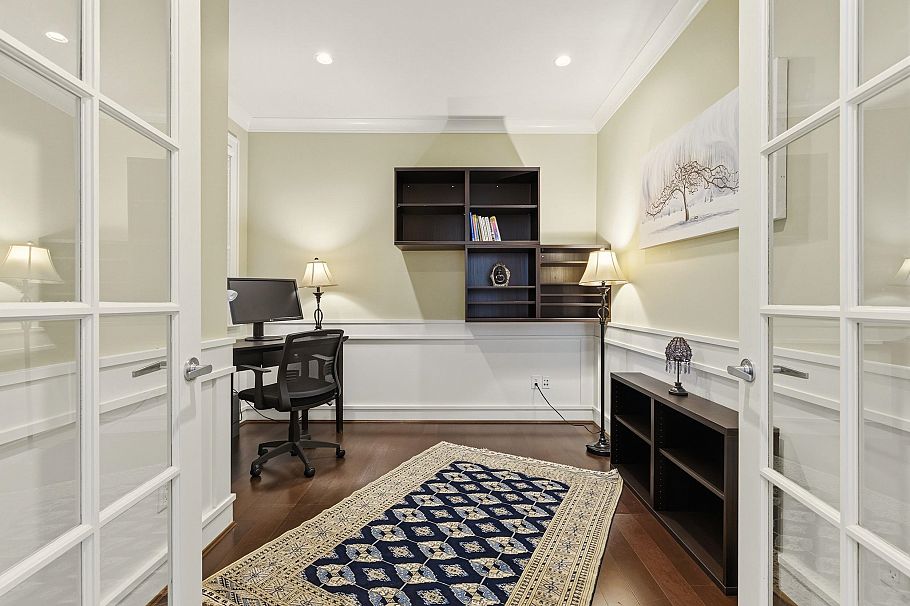 1017 Canyon Boulevard North Vancouver, BC - 8