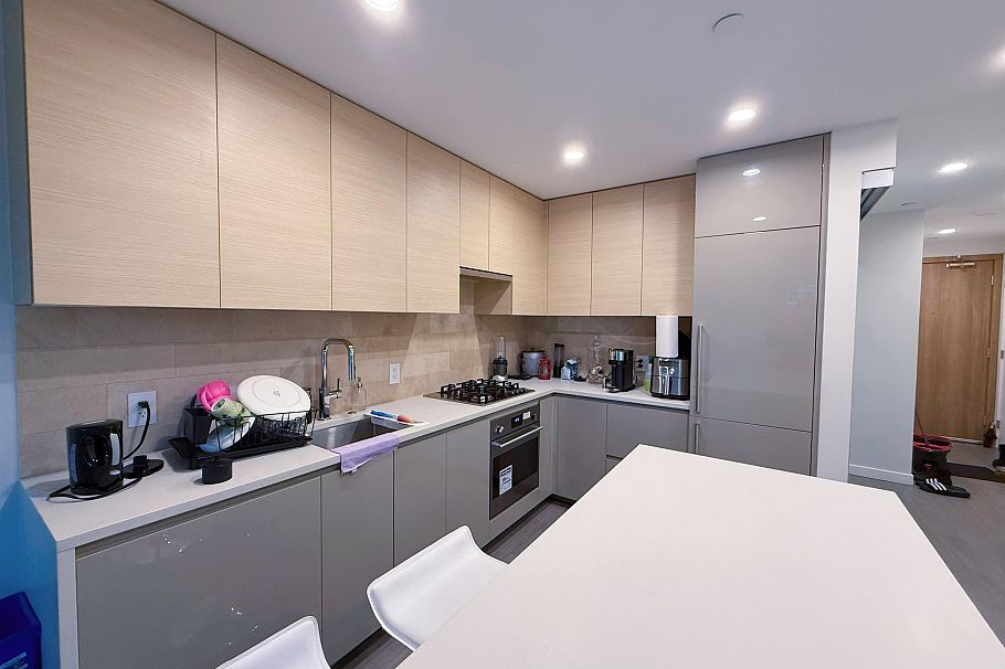 2009 2108 Gilmore Avenue Burnaby, BC - 2