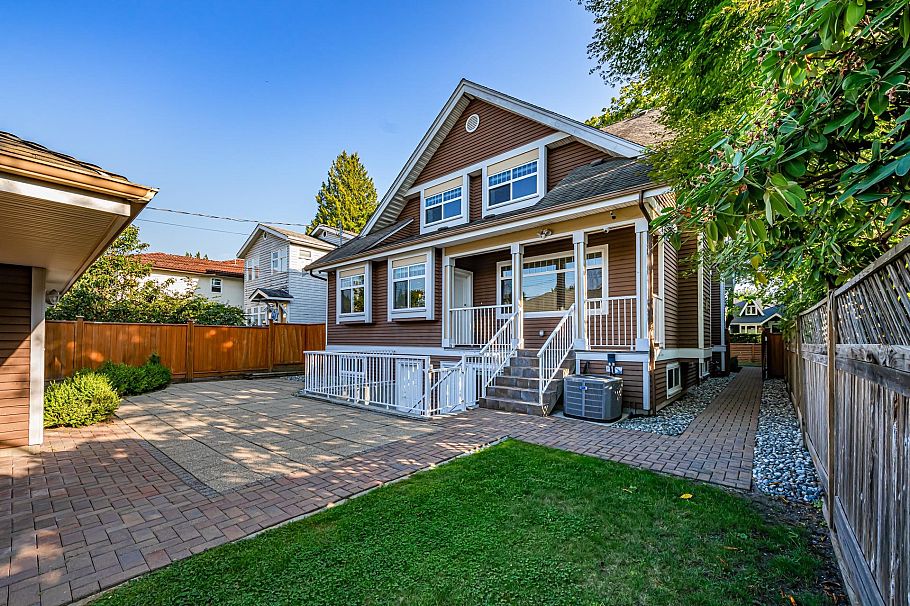 3941 W 19th Avenue Vancouver, BC - 37