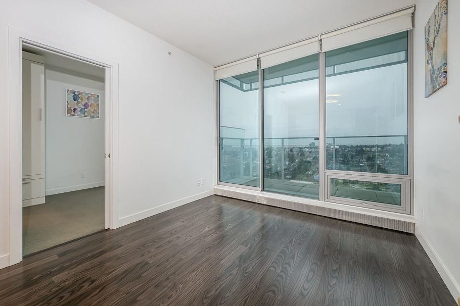 2406 8031 Nunavut Lane Vancouver, BC - 8