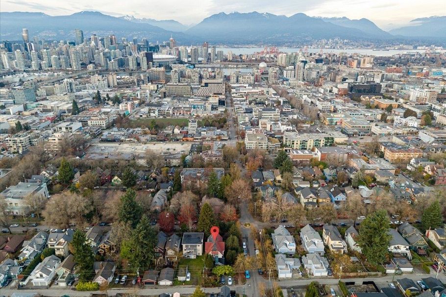 104 W 11th Avenue Vancouver, BC - 9