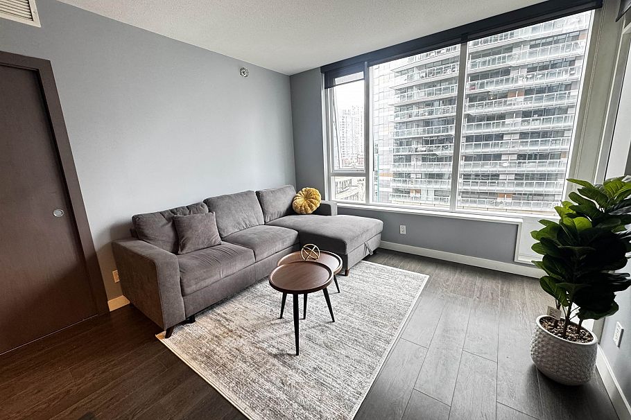 517 68 SMITHE STREET, Vancouver BC V6B 0P3 Vancouver, BC - 1