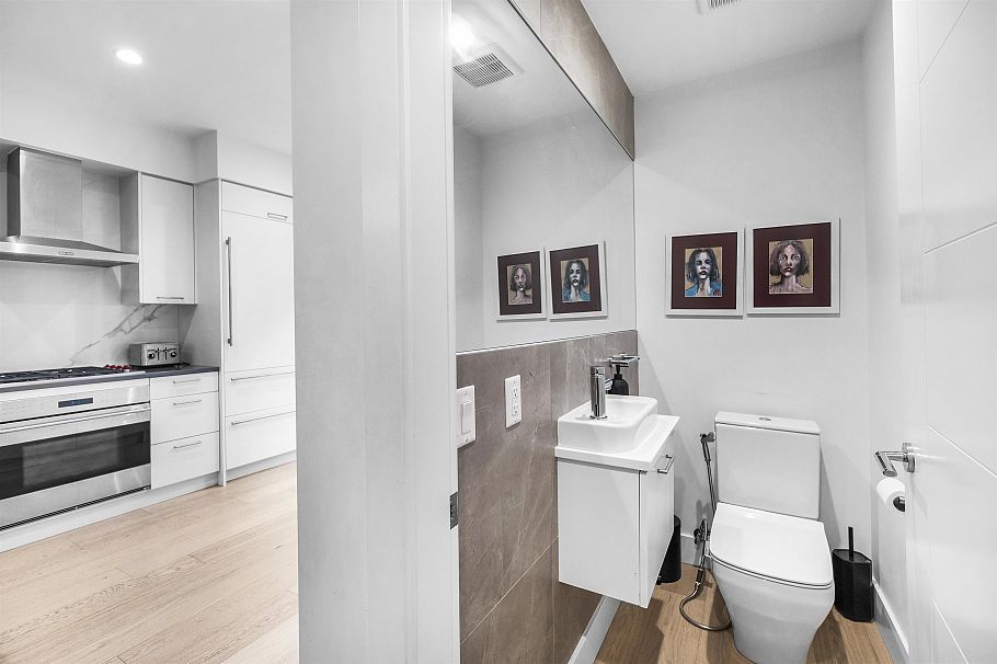 5 1133 Ridgewood Drive North Vancouver, BC - 20