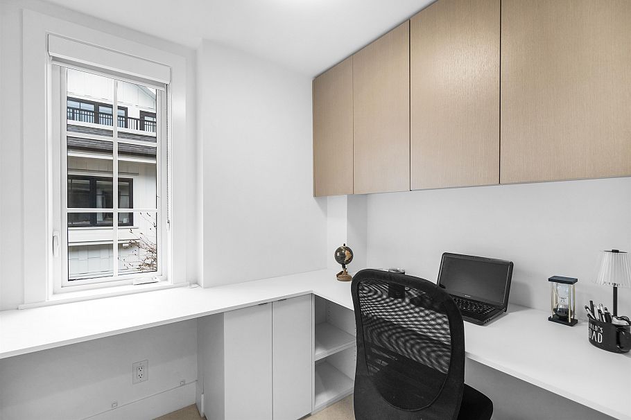 5 1133 Ridgewood Drive North Vancouver, BC - 26