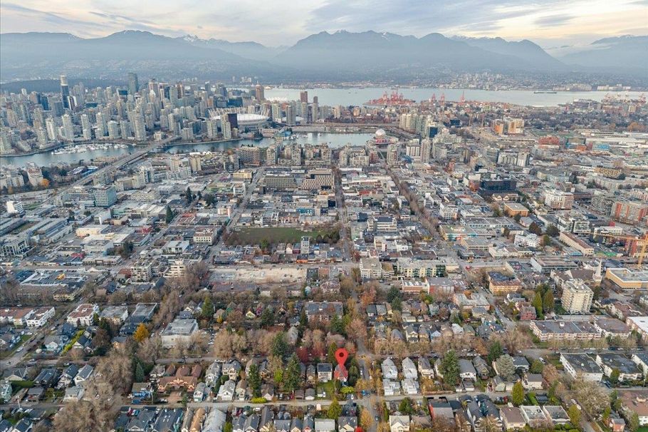 104 W 11th Avenue Vancouver, BC - 10