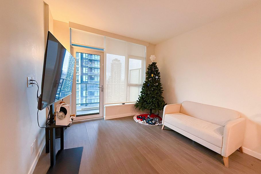 2009 2108 Gilmore Avenue Burnaby, BC - 5