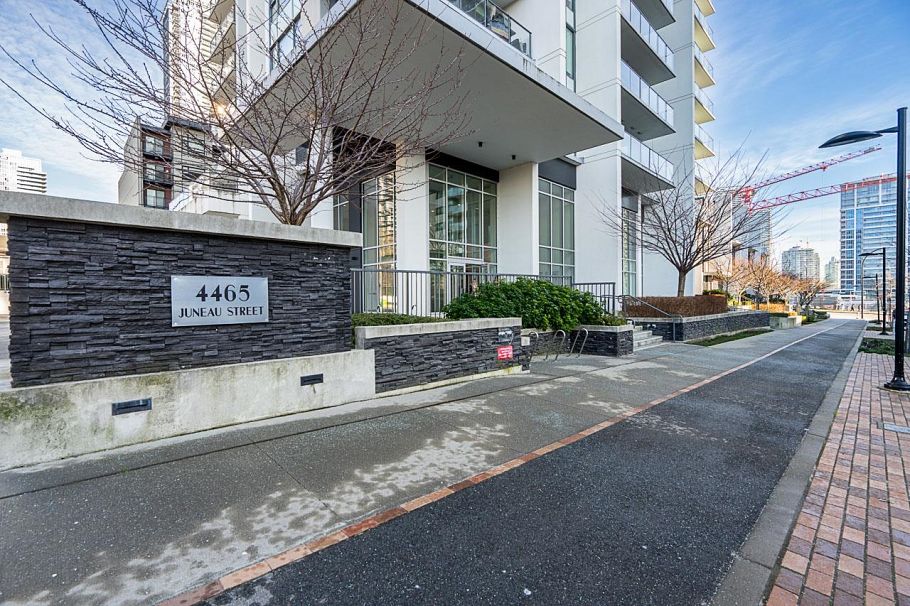 707 4465 JUNEAU STREET, Burnaby BC V5C 0L8 Burnaby, BC - 2