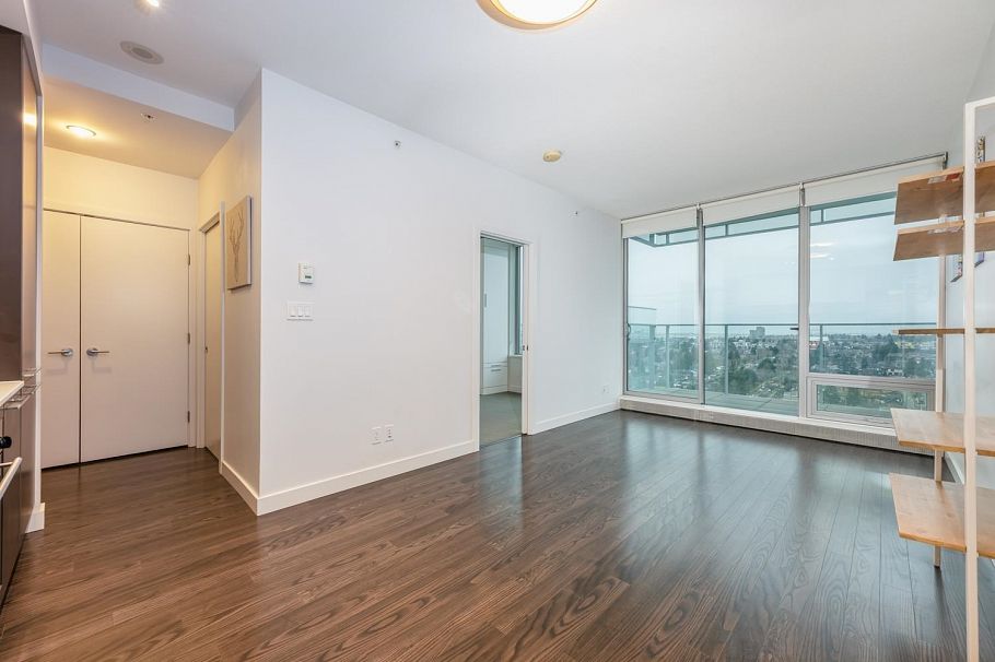 2406 8031 Nunavut Lane Vancouver, BC - 7