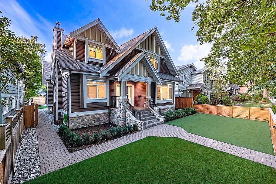 3941 W 19th Avenue Vancouver, BC - 2