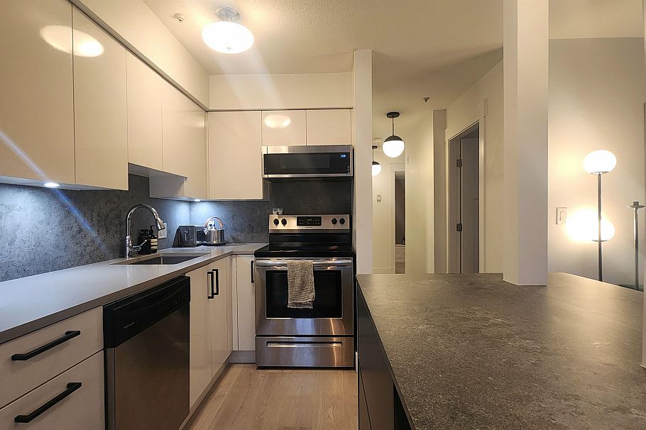 2133 DUNDAS STREET, Vancouver BC V5L 1J7 Vancouver, BC - 2