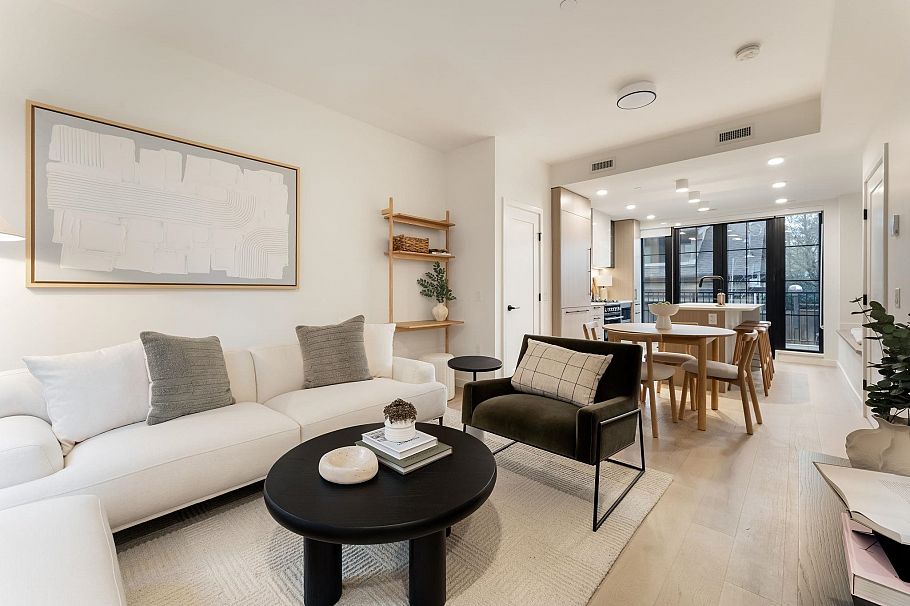 197 W King Edward Ave Street Vancouver, BC - 1