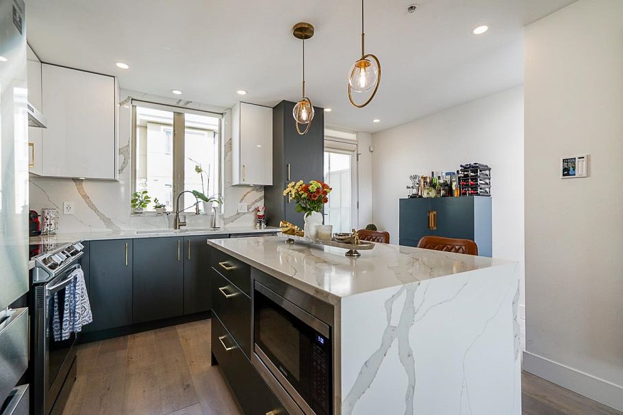 76 728 W 14th Street North Vancouver, BC - 11