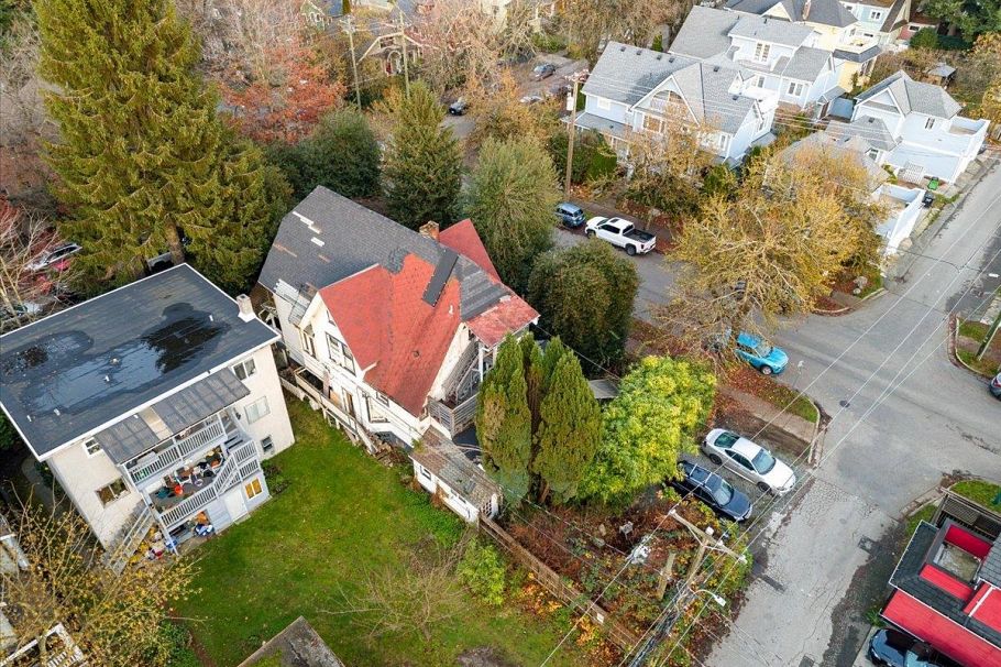 104 W 11th Avenue Vancouver, BC - 5