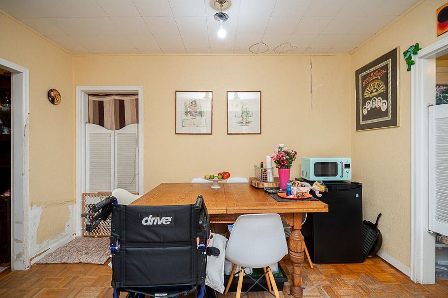 6138 Granville Street Vancouver, BC - 11