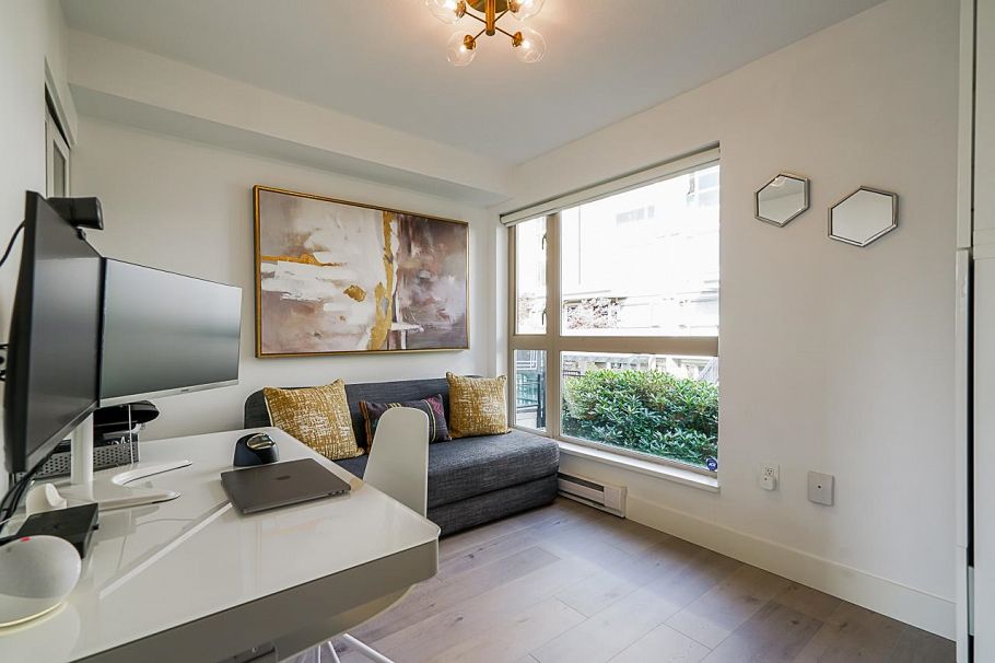 76 728 W 14th Street North Vancouver, BC - 31