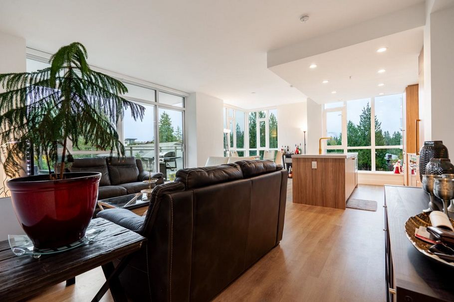 303 2375 Emery Court North Vancouver, BC - 11
