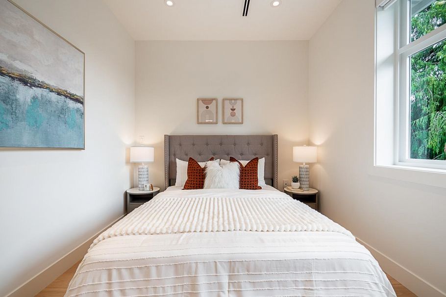 2561 W 2nd Avenue Vancouver, BC - 35