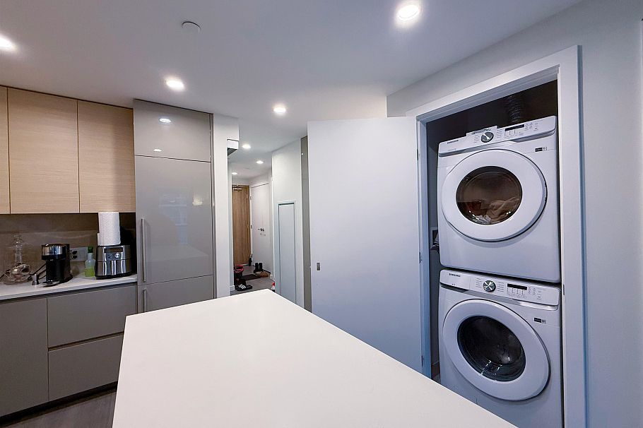 2009 2108 Gilmore Avenue Burnaby, BC - 12