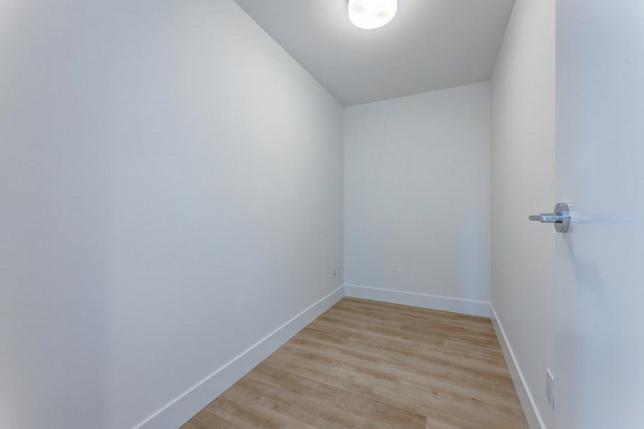 303 2375 Emery Court North Vancouver, BC - 22