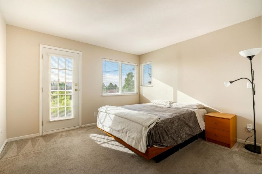 323 E Keith Road North Vancouver, BC - 14