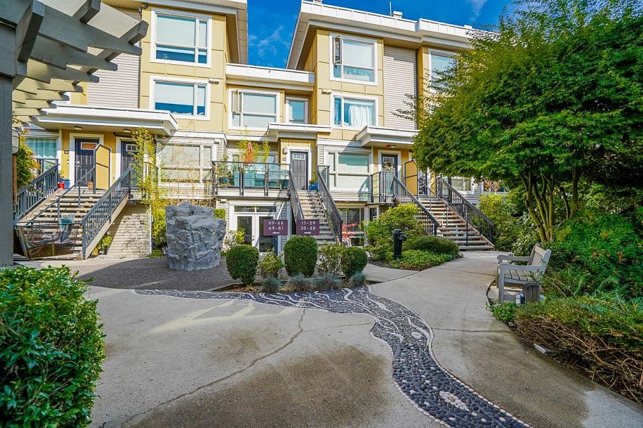 76 728 W 14th Street North Vancouver, BC - 35