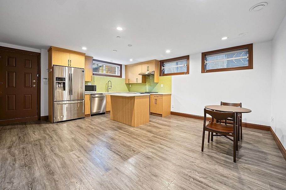 3941 W 19th Avenue Vancouver, BC - 30