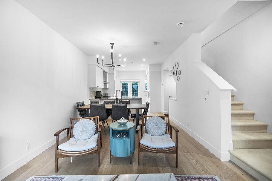 5 1133 Ridgewood Drive North Vancouver, BC - 10