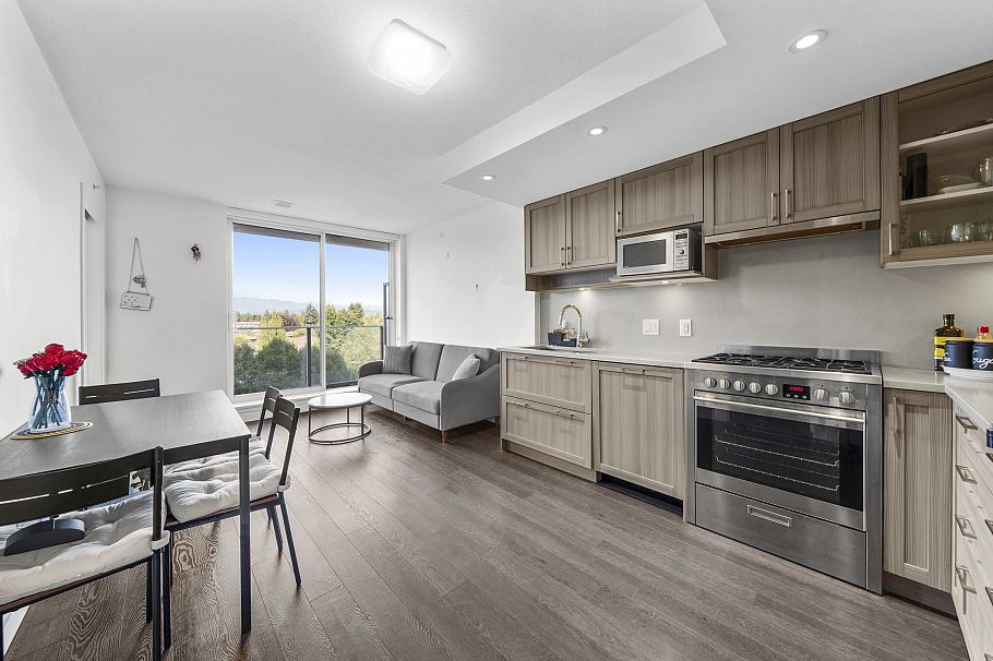 910 5470 Ormidale Street Vancouver, BC - 5