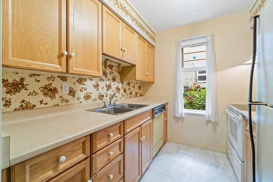 102 1352 W 10th Avenue Vancouver, BC - 15