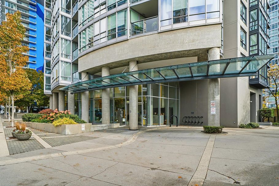 906 1438 Richards Street Vancouver, BC - 27