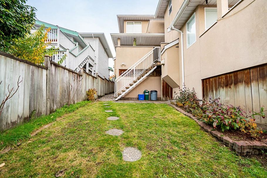 323 E Keith Road North Vancouver, BC - 20