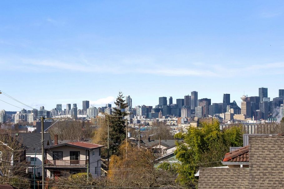 2558 Dundas Street Vancouver, BC - 25