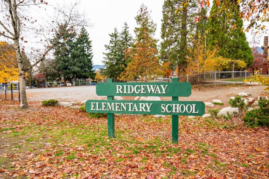 323 E Keith Road North Vancouver, BC - 25