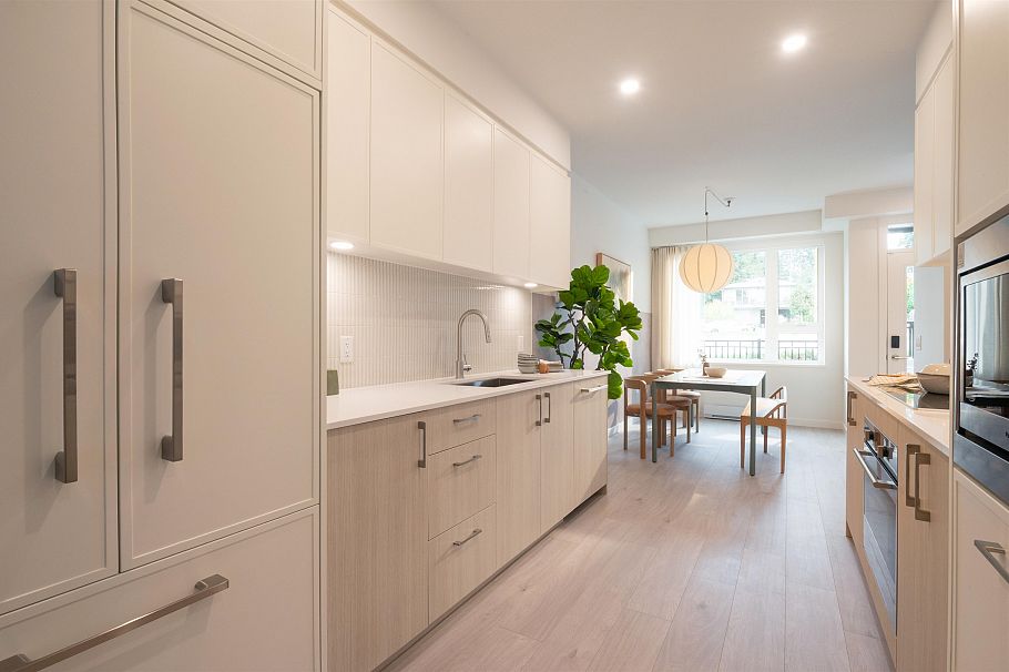 110 946 Lytton Street North Vancouver, BC - 4